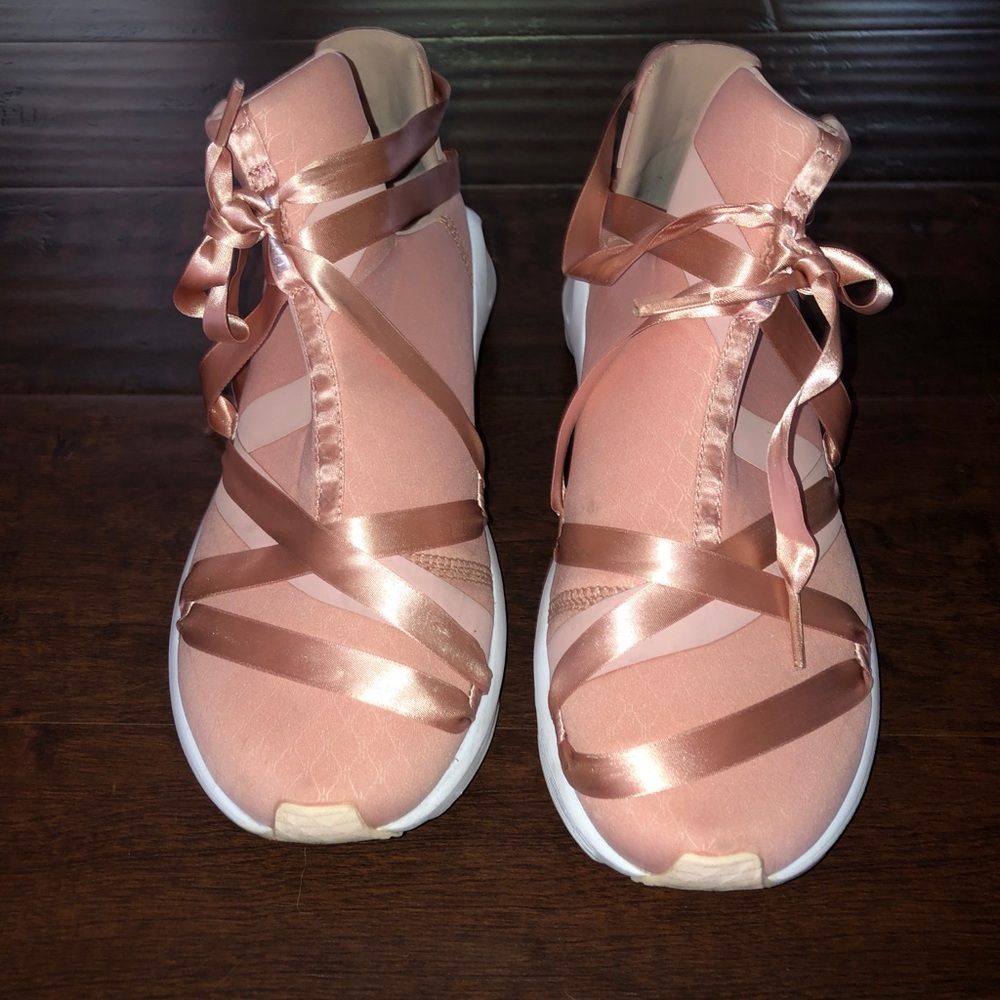 Ballet slipper pumas